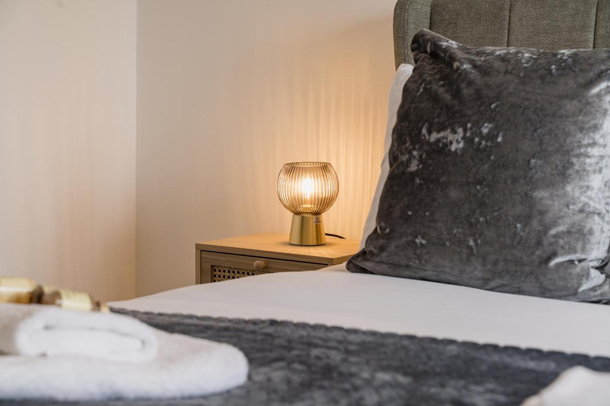 Beautifully Done 5 Bed Barn Conversion In Heswall - Sleeps Up To 10 Exteriér fotografie